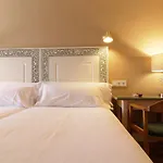 Castanuelos Guest house 2*