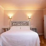 Castanuelos Guest house