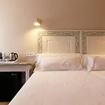 Castanuelos Guest house 2*