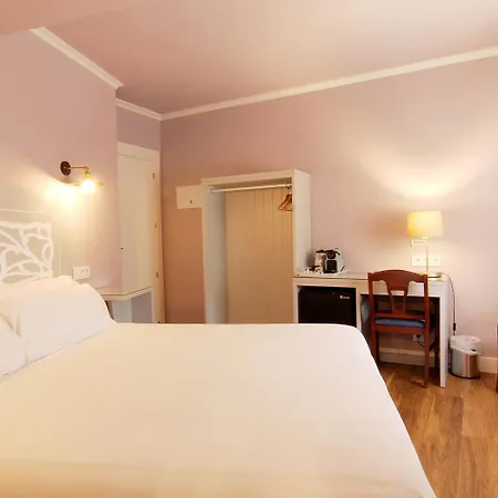 Castanuelos Guest house 2*