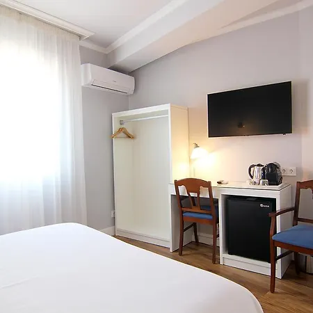 Castanuelos 2* Candeleda