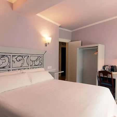 Castanuelos Guest house 2*