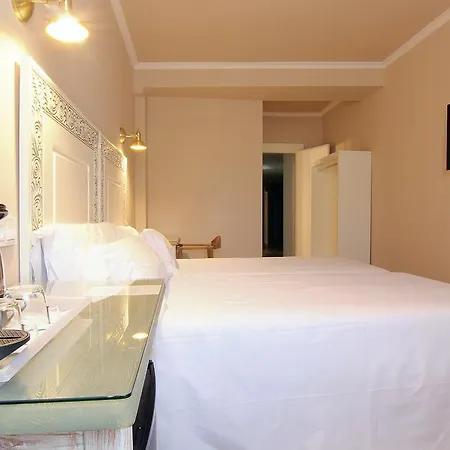 Casa de hóspedes Castanuelos 2*