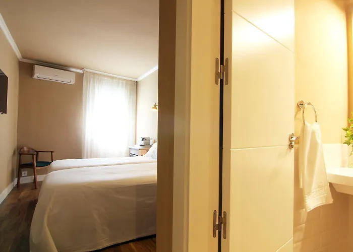 게스트하우스 Castanuelos 2*