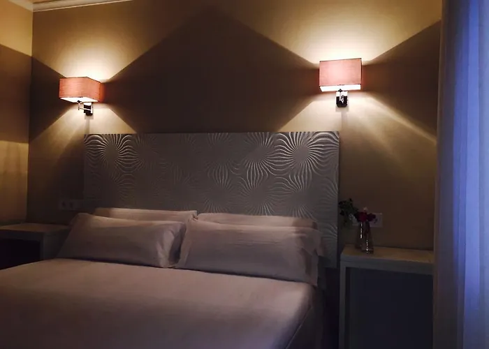 Castanuelos 게스트하우스 칸델레다