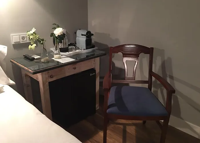 Castanuelos 게스트하우스 칸델레다